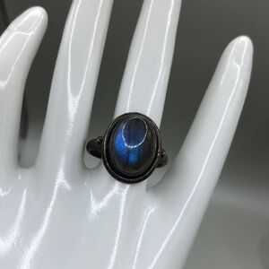 Vintage artisan handmade labrodarite stone sterling silver 925 ring.